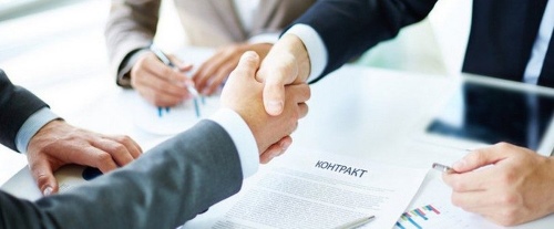 Указанный контракт регламентирует порядок двухстороннего взаимодействия между стороной подрядчика и заказчика, степень их ответственности, обязанности и законные права